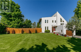 Luxury Real Estate Agent